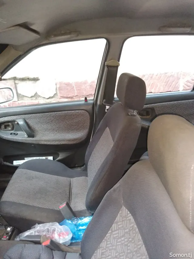 Daewoo Nexia 1996 · 1.6 MT