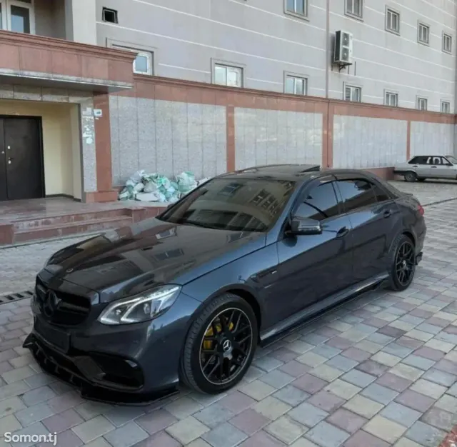 Mercedes-Benz E class 2010 · 3.5 AT