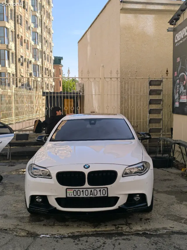 BMW M5 2015 · 3.0 AT