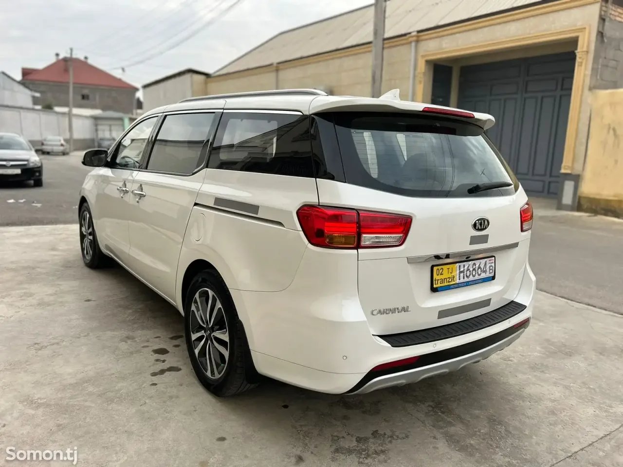 Kia Carnival 2014 · 2.0 AT