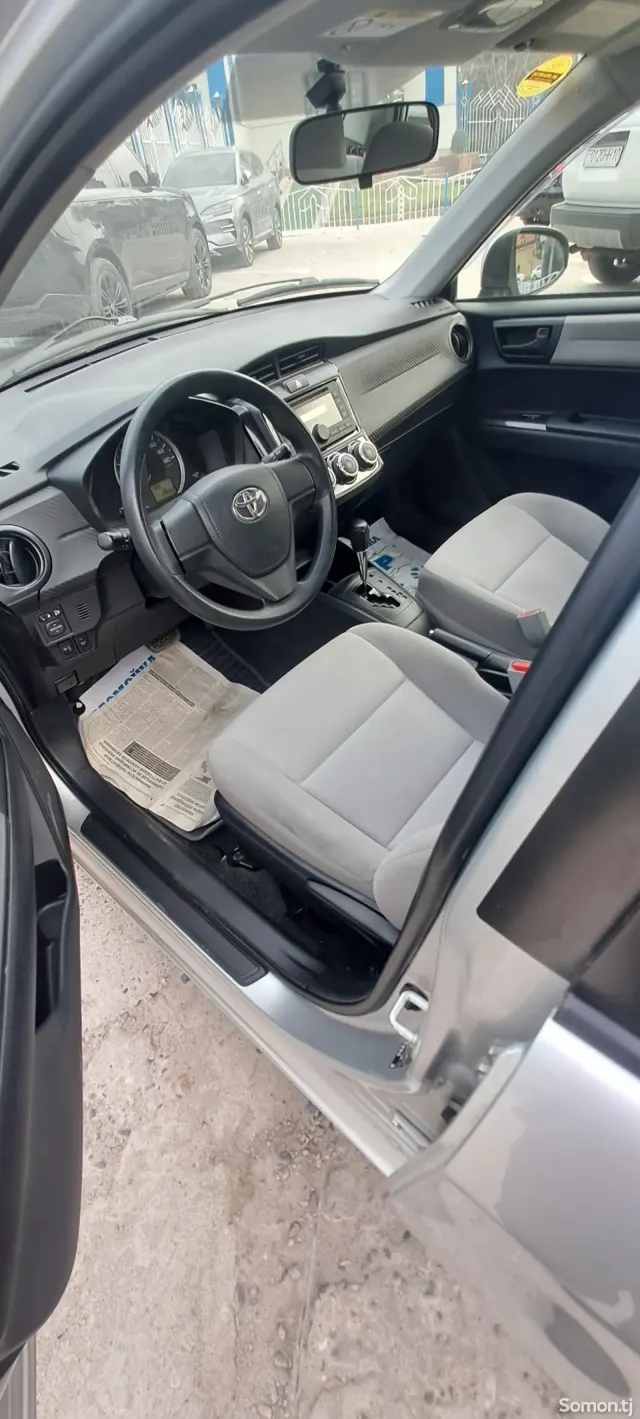 Toyota Corolla 2014 · 1.5 AT