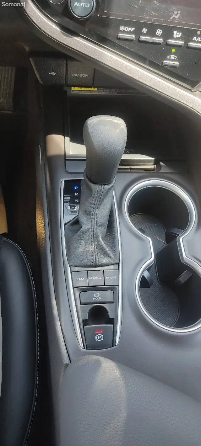 Toyota Camry 2023 · 2.5 AT