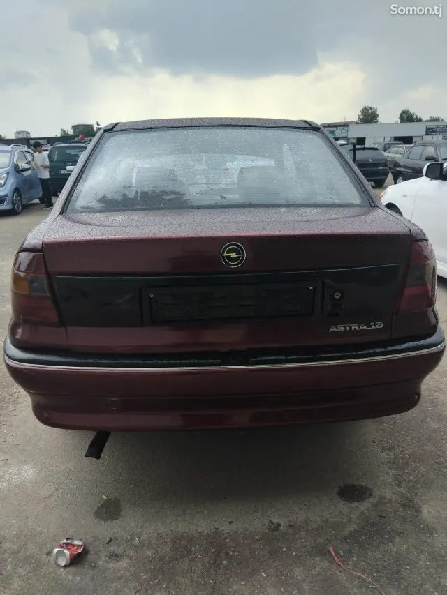 Opel Astra F 1993 · 1.6 MT
