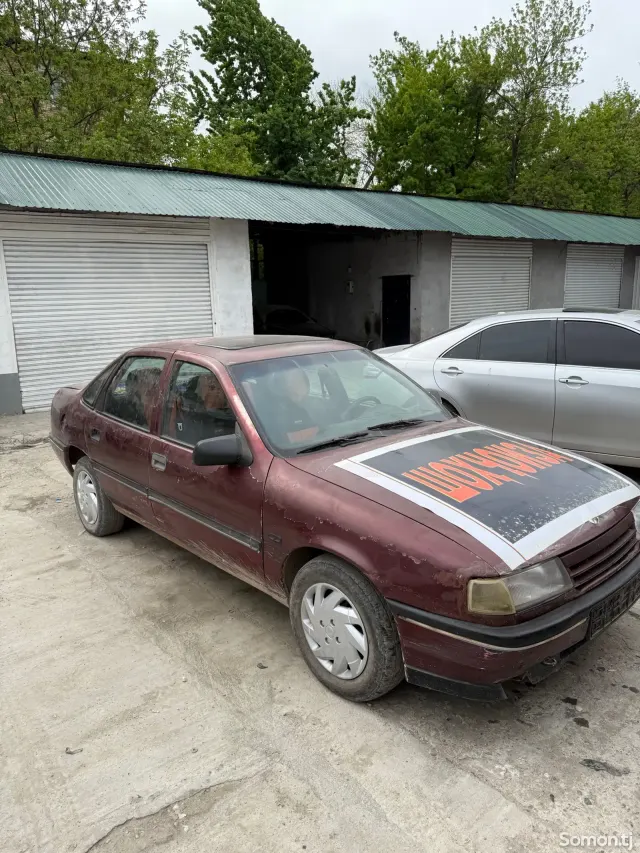 Opel Vectra B 1990 · 1.8 MT