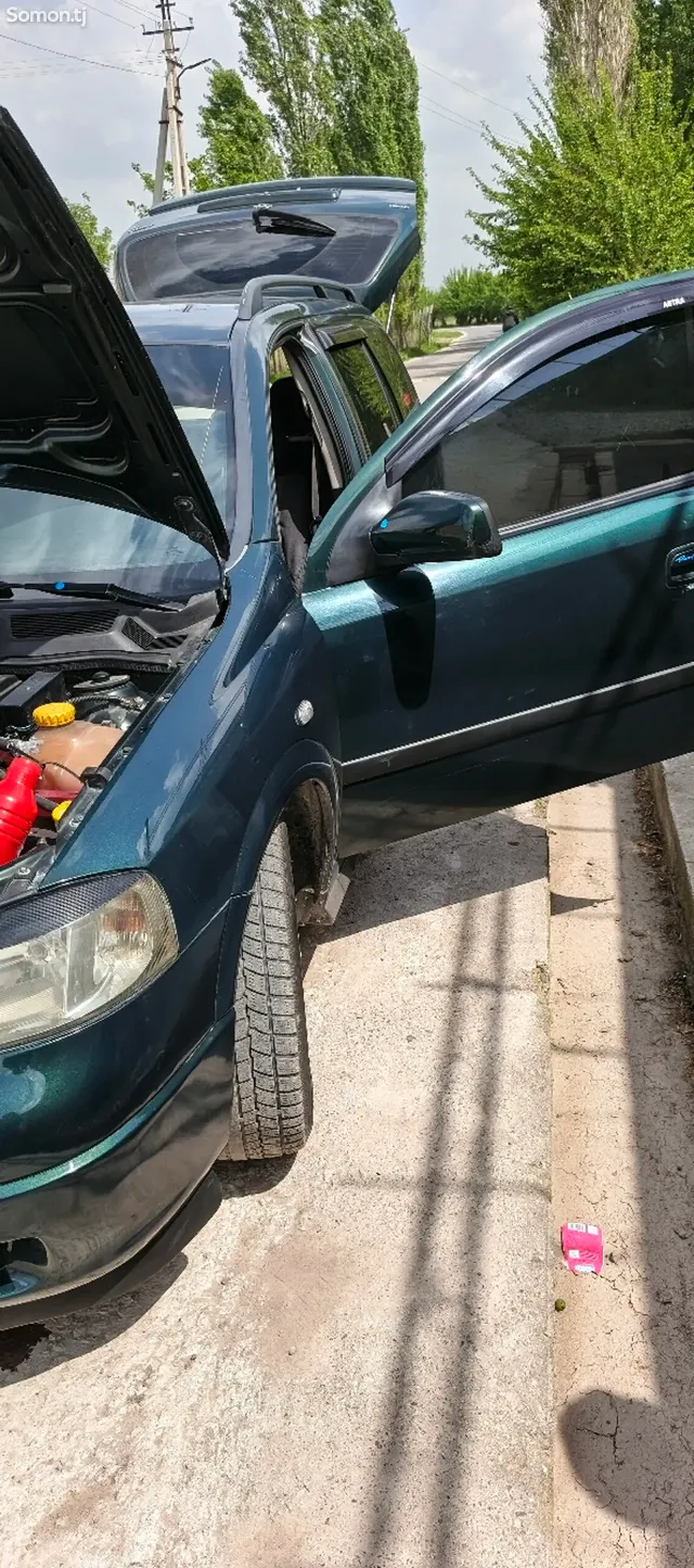 Opel Astra G 1998 · 1.6 MT
