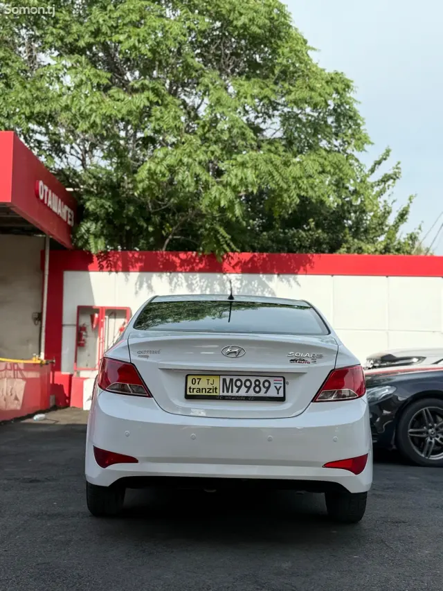 Hyundai Solaris 2015 · 1.6 MT