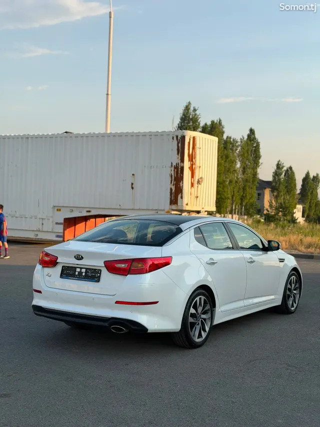 Kia K5 2015 · 2.0 AT