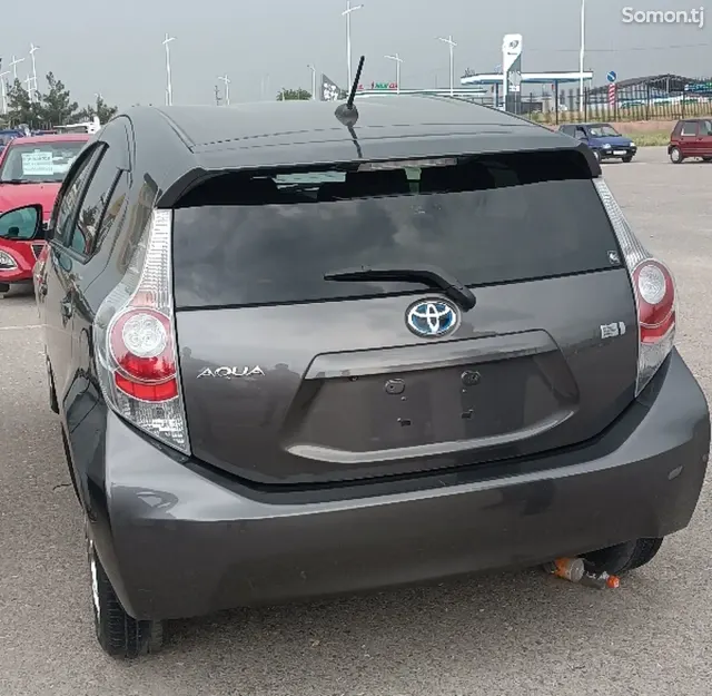 Toyota Aqua 2014 · 1.5 AT