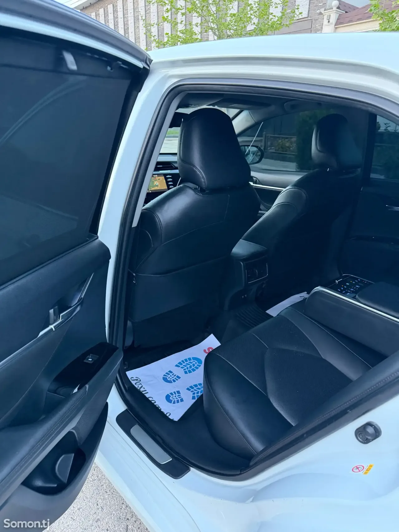 Toyota Camry 2019 · 2.5 AT