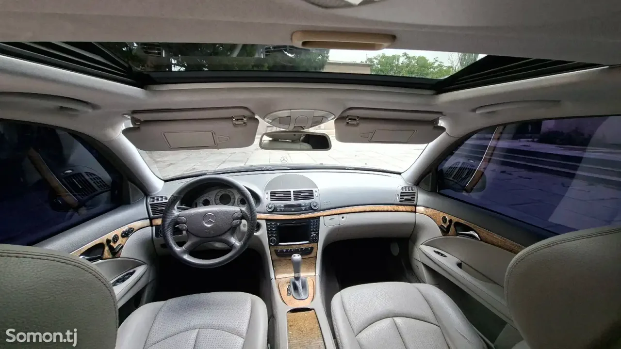 Mercedes-Benz E class 2009 · 3.5 AT