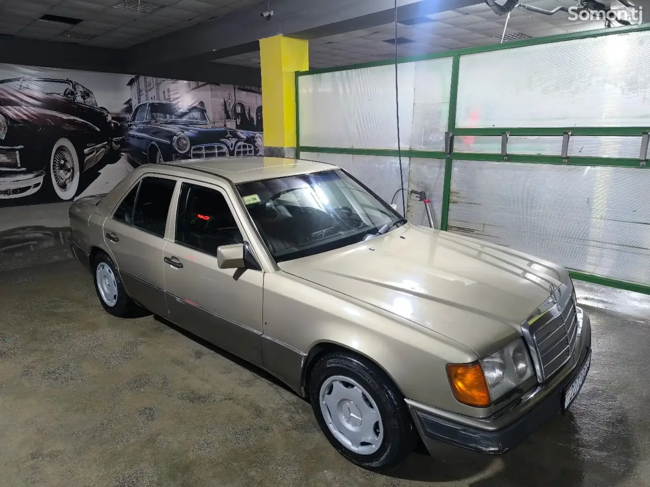 Mercedes-Benz W124 1992 · 2.5 MT