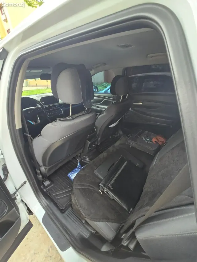 Hyundai Santa Fe 2019 · 2.4 AT