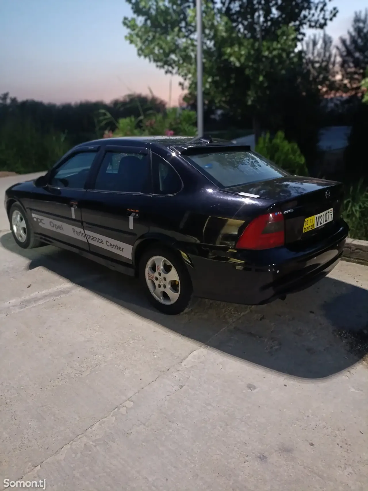 Opel Vectra B 2000 · 1.8 MT