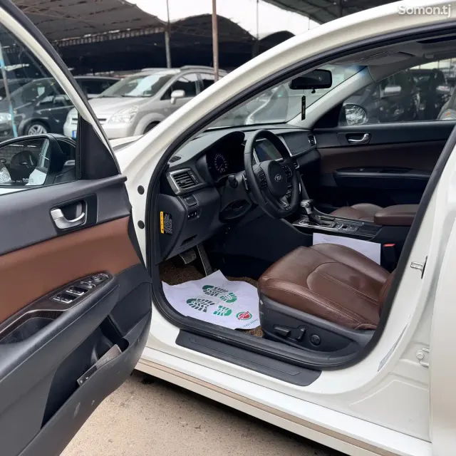 Kia K5 2016 · 1.7 AT
