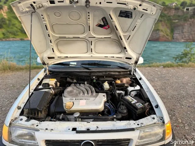Opel Astra F 1997 · 1.6 MT