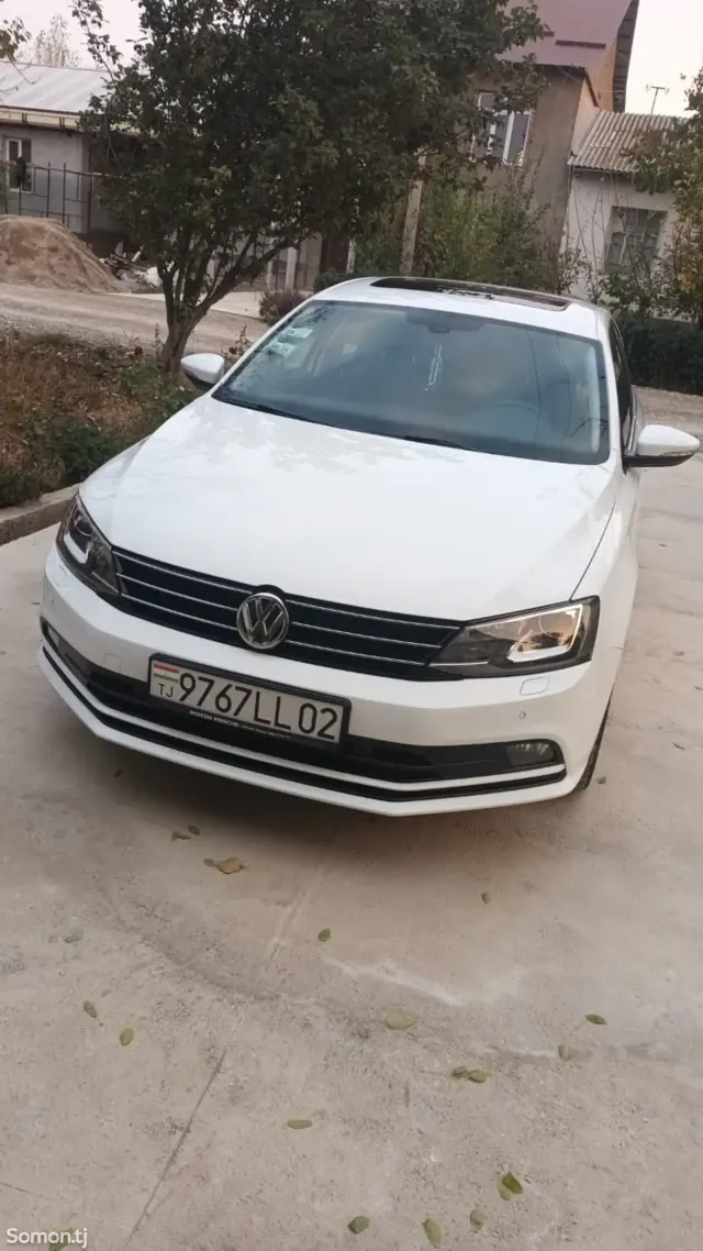 Volkswagen Jetta 2015 · 2.0 AT