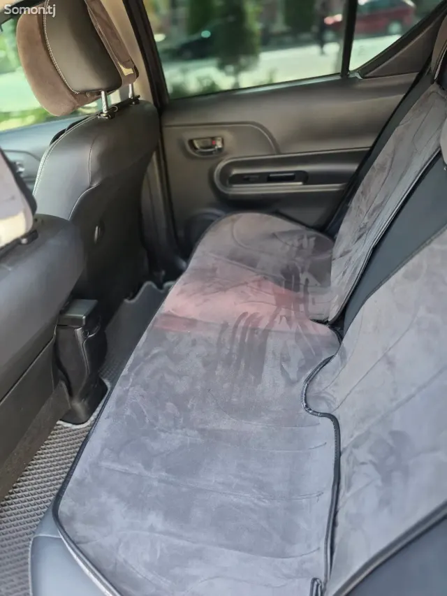 Toyota Aqua 2015 · 1.5 AT