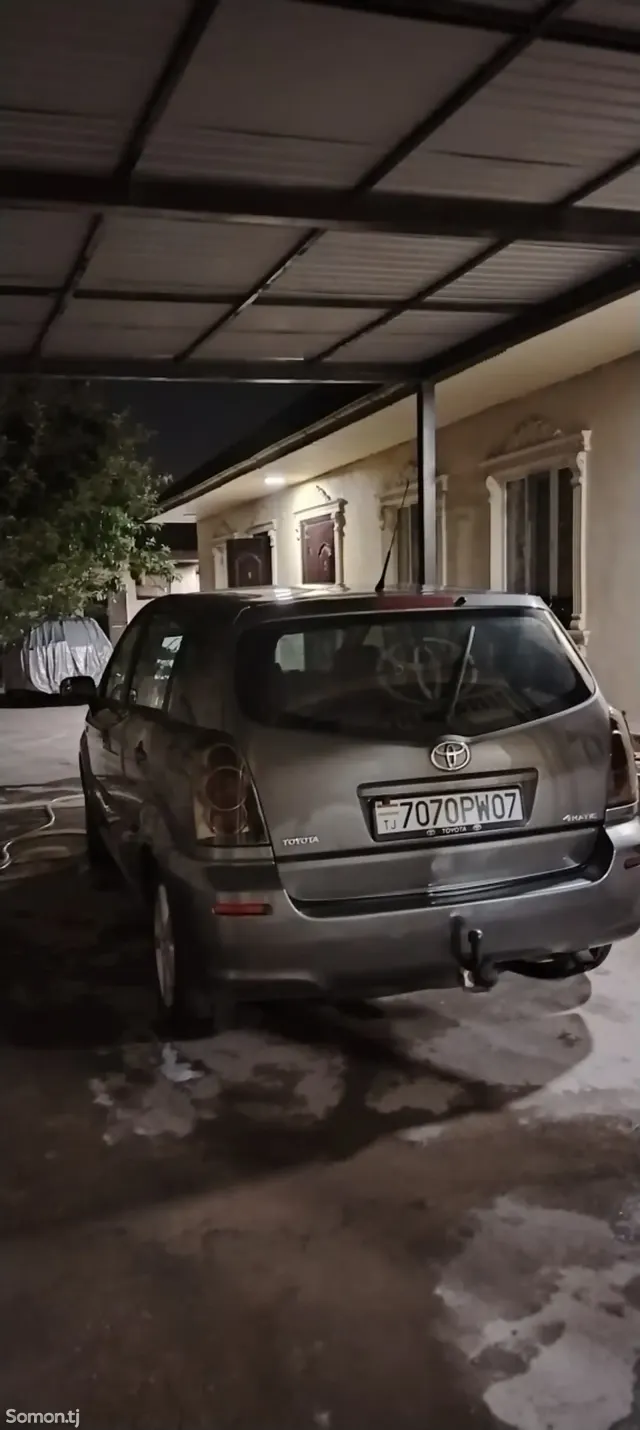 Toyota Corolla Verso 2007 · 2.2 MT