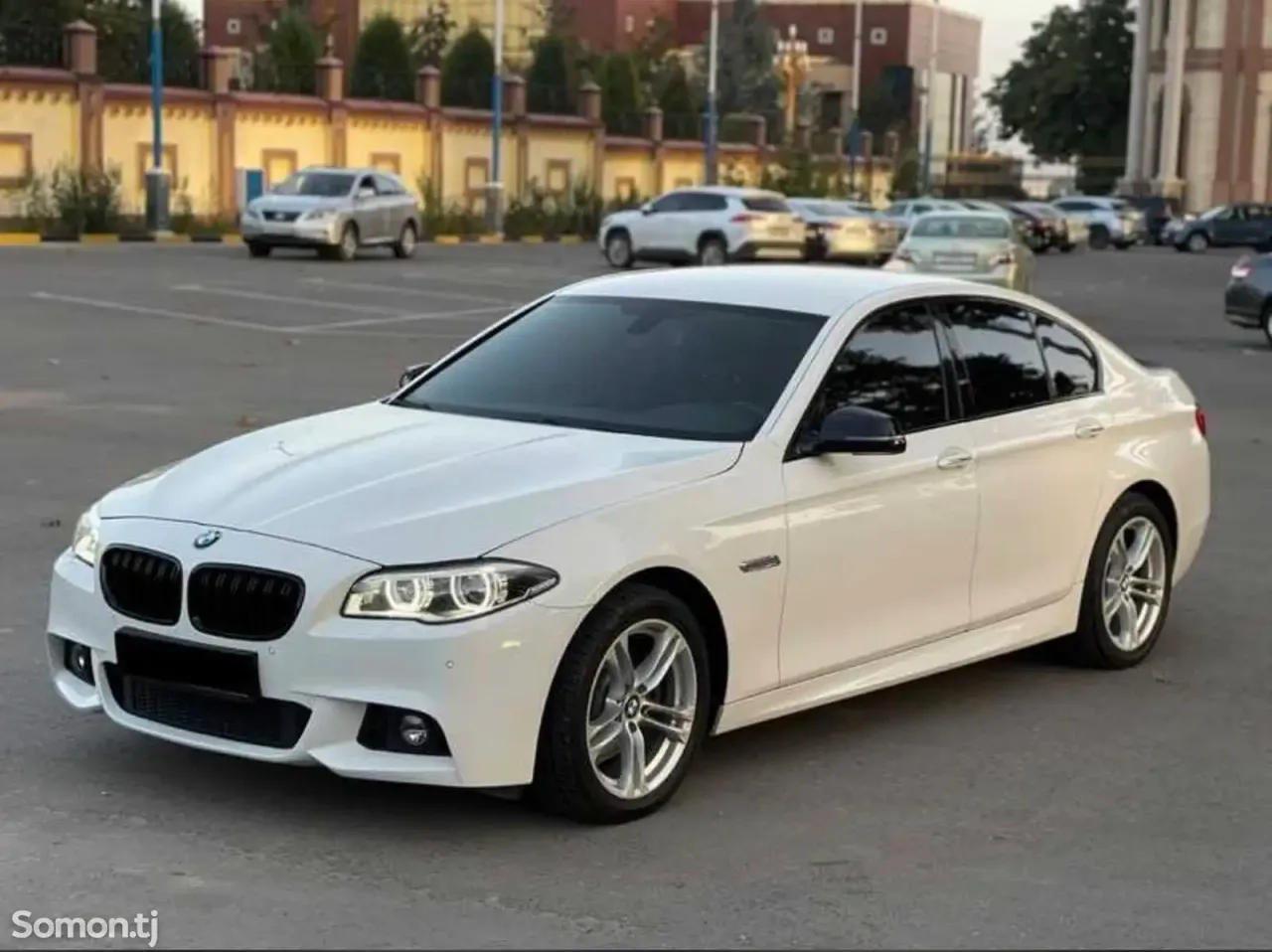 BMW 5 series 2016 · 2.0 AT