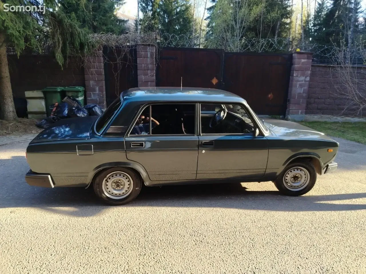 Lada (ВАЗ) 2107 2010 · 1.6 MT