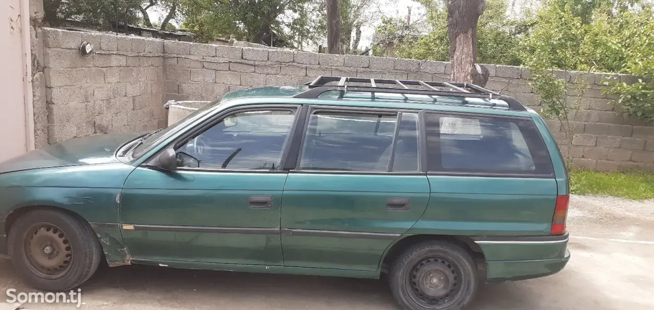 Opel Astra F 1997 · 1.6 MT