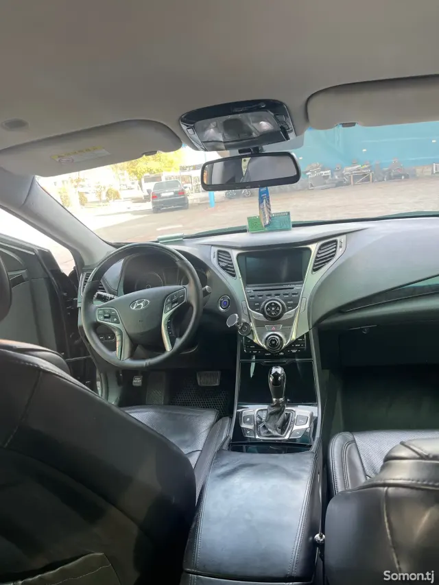 Hyundai Grandeur 2011 · 3.0 AT