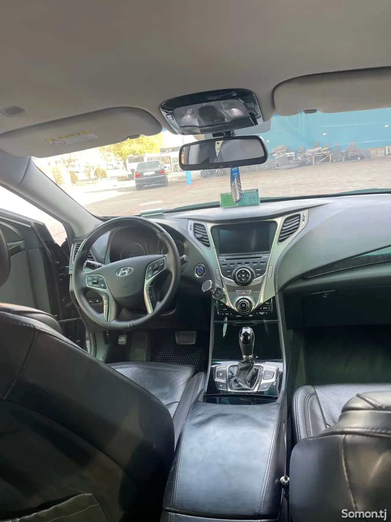 Hyundai Grandeur 2011 · 3.0 AT
