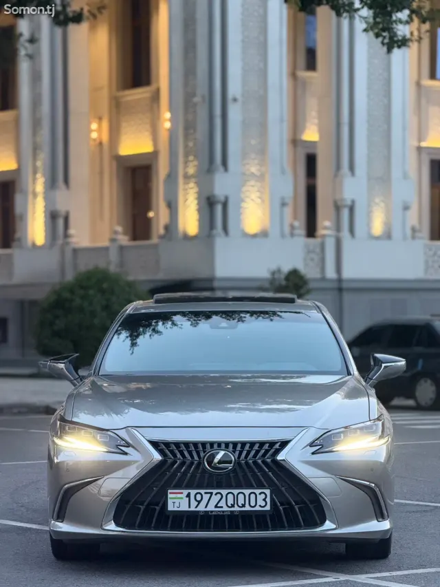 Lexus ES series 2024 · 3.0 AT