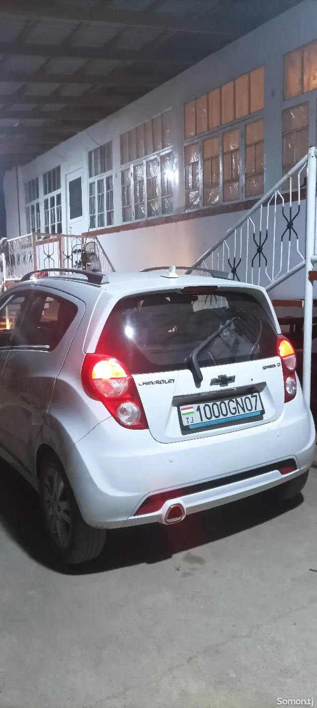 Chevrolet Spark 2014 · 1.2 AT