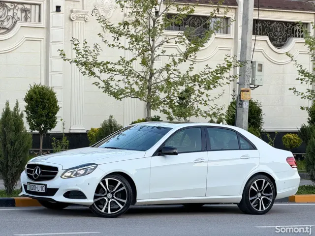 Mercedes-Benz E class 2015 · 2.2 AT