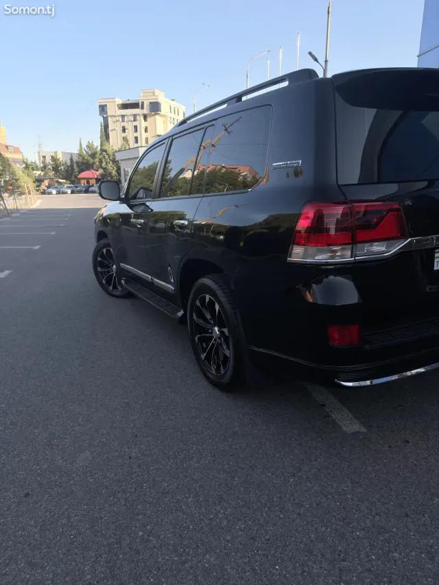 Toyota Land Cruiser 2016 · 4.7 AT