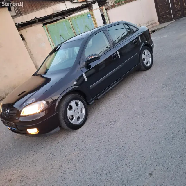 Opel Astra G 1998 · 1.6 MT