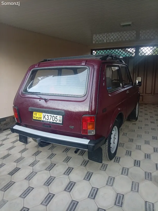 Lada (ВАЗ) Нива 2001 · 1.7 MT