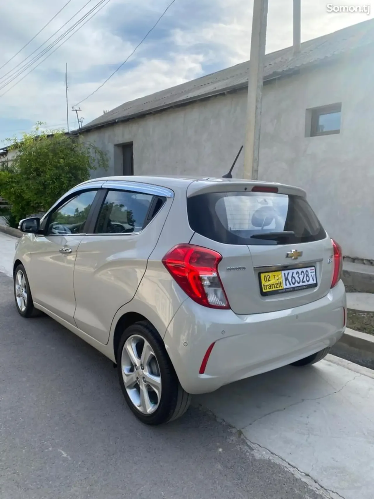 Chevrolet Spark 2015 · 1.0 AT