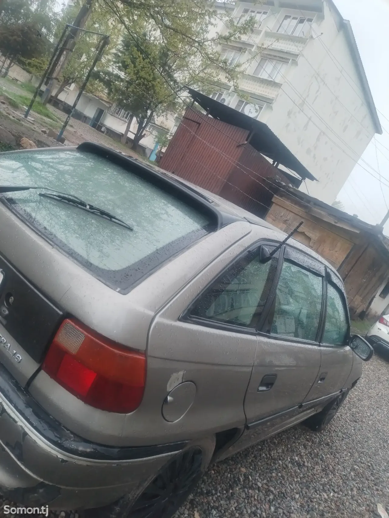 Opel Astra F 1995 · 1.6 MT