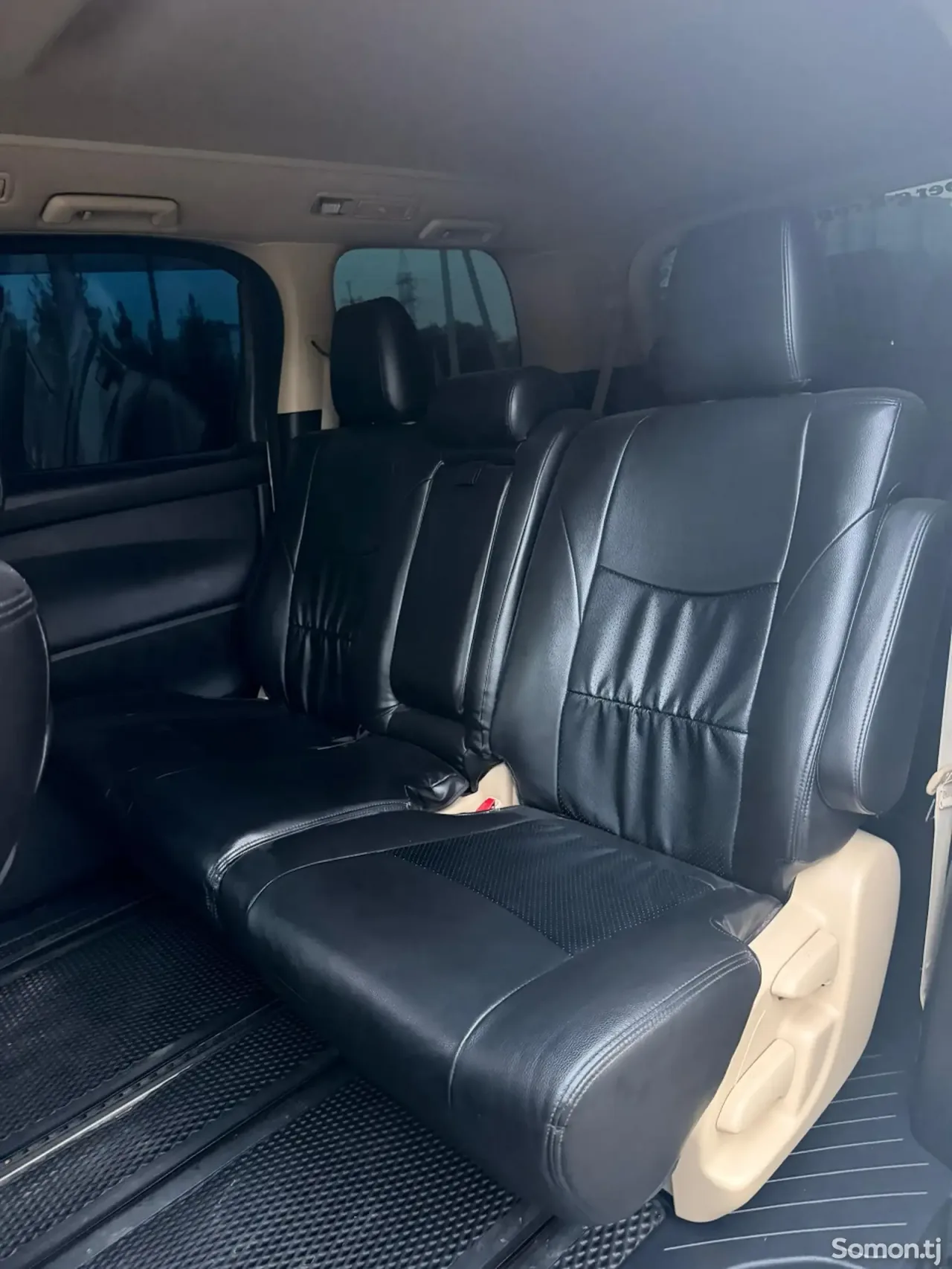 Toyota Vellfire 2016 · 2.5 AT