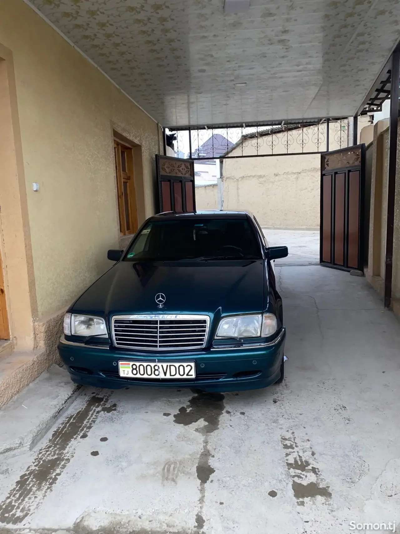 Mercedes-Benz C class 1999 · 2.0 AT