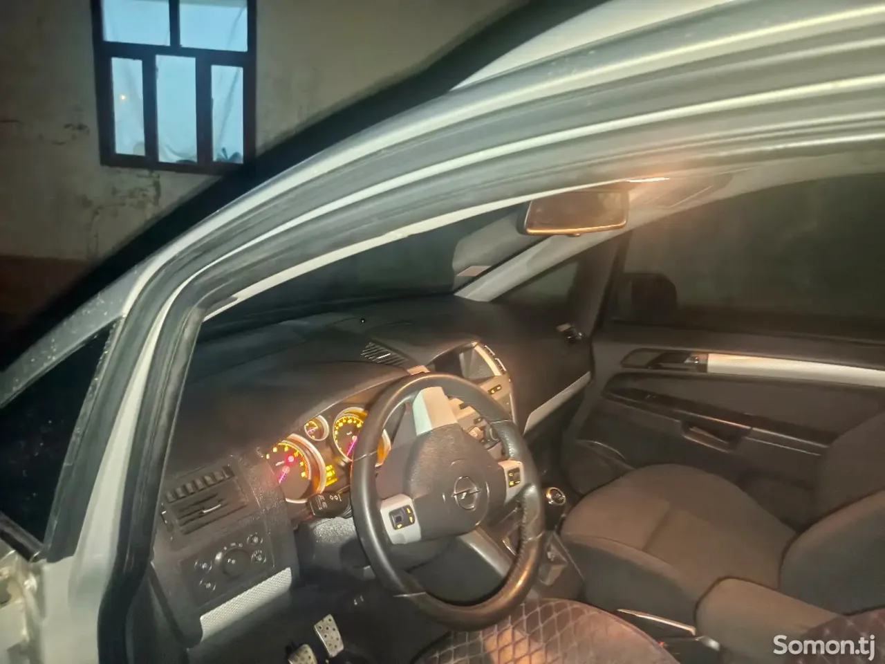 Opel Zafira 2006 · 2.2 MT