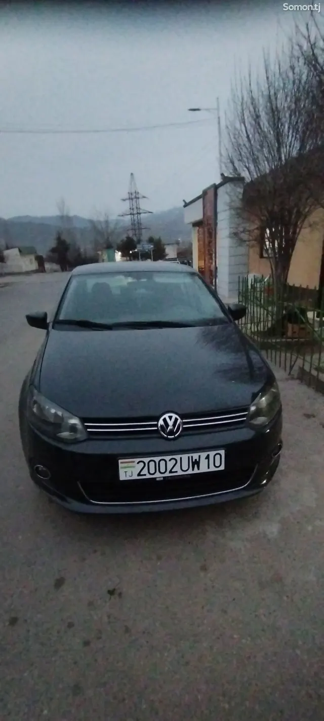 Volkswagen Polo 2014 · 1.6 MT