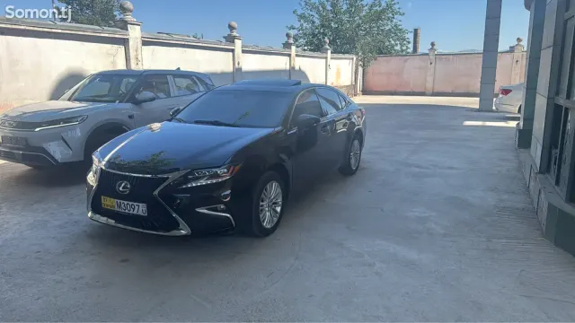 Lexus ES series 2013 · 3.5 AT