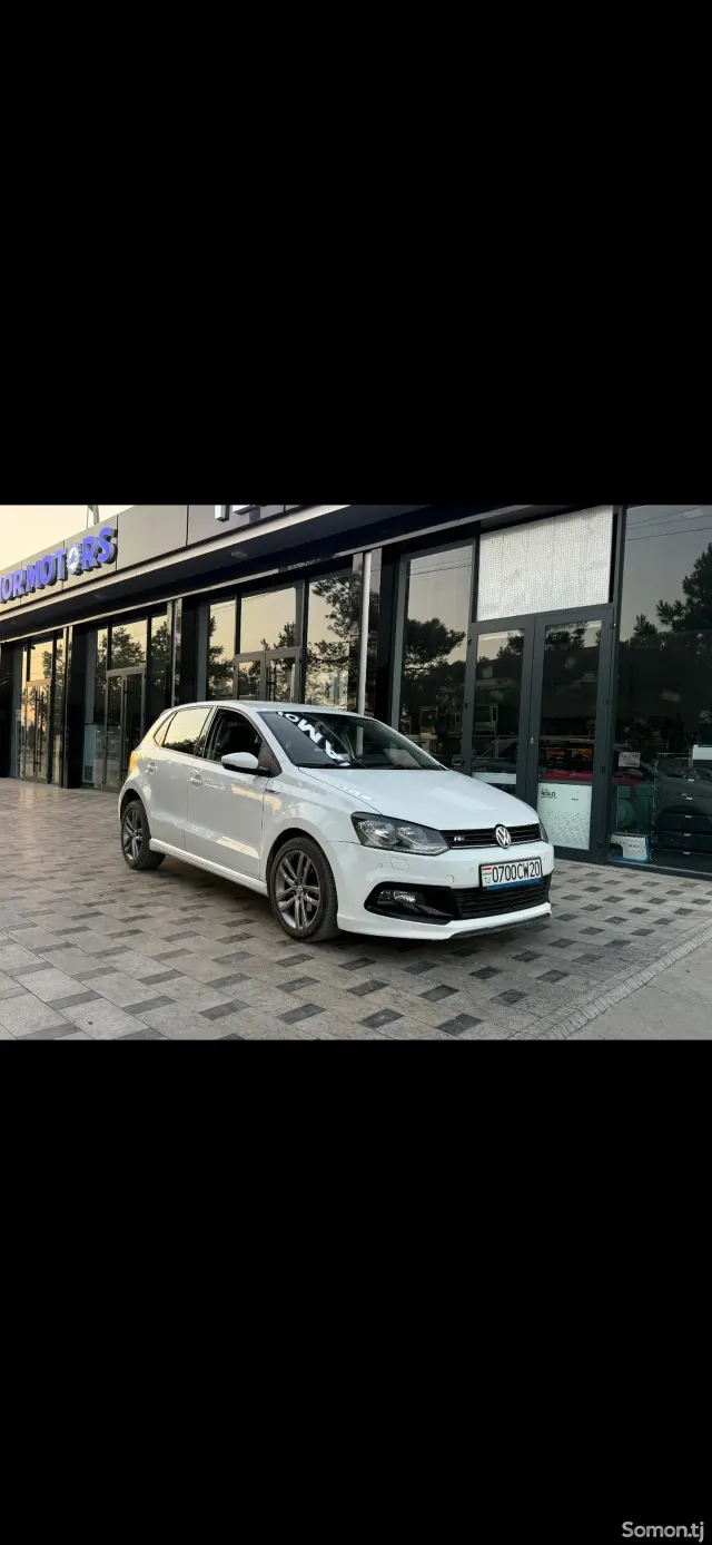 Volkswagen Polo 2015 · 1.4 AT