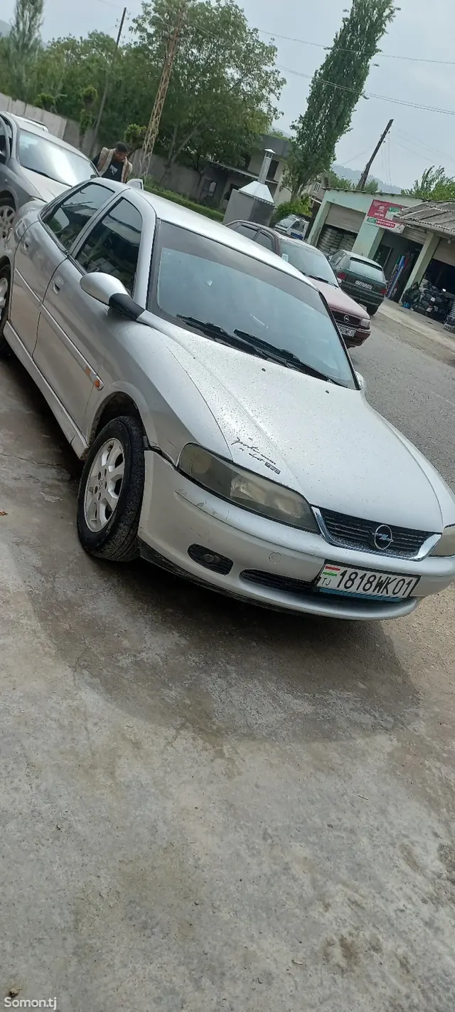 Opel Vectra B 2000 · 1.8 MT