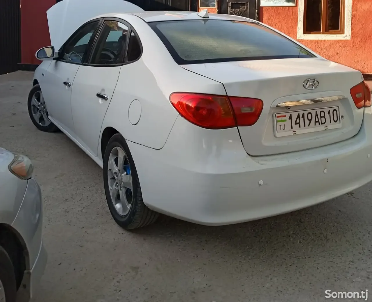 Hyundai Avante 2008 · 1.6 AT