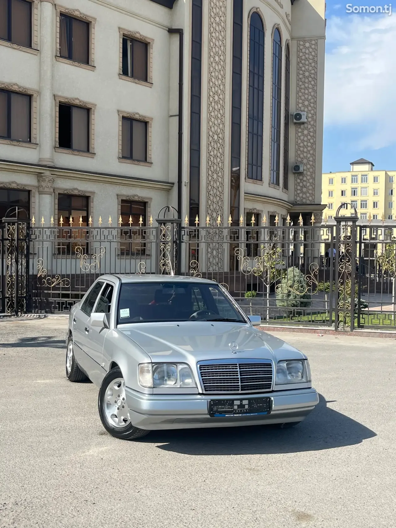 Mercedes-Benz W124 1994 · 2.3 AT