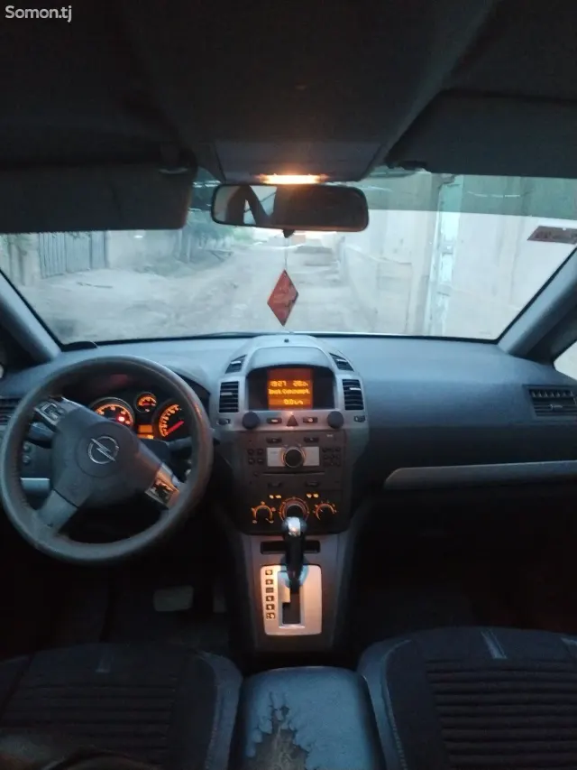 Opel Zafira 2006 · 1.9 AT
