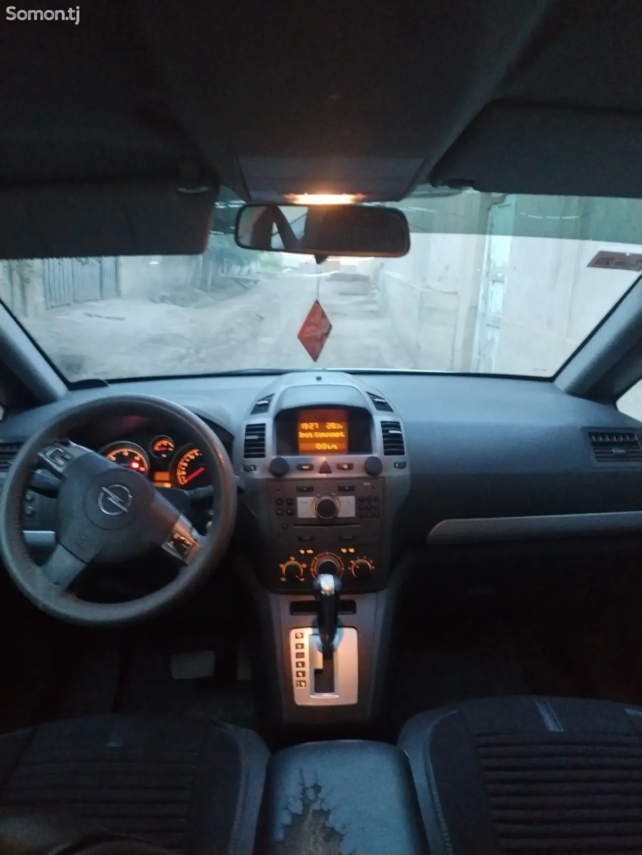 Opel Zafira 2006 · 1.9 AT
