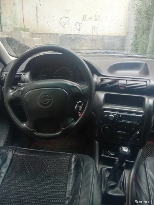 Opel Astra F 1996 · 1.6 MT