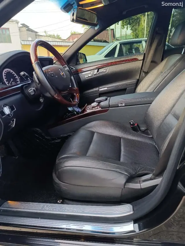Mercedes-Benz S class 2011 · 3.5 AT