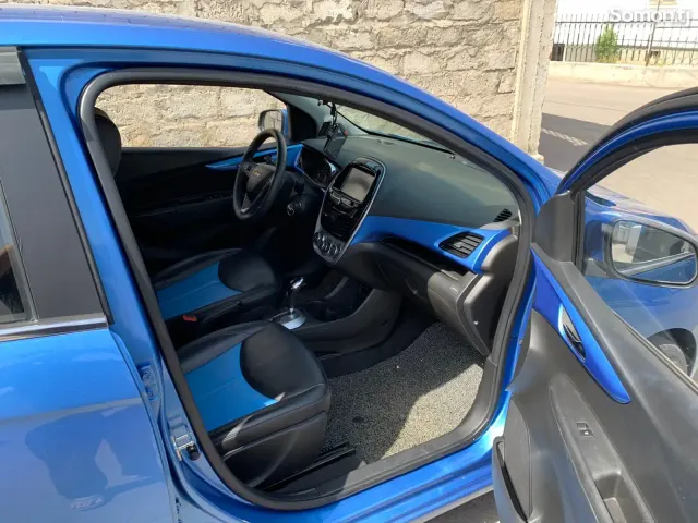 Chevrolet Spark 2016 · 1.0 AT