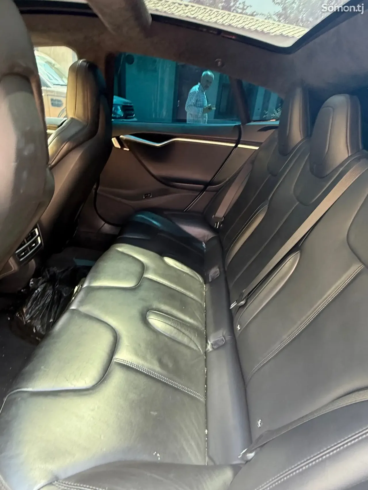 Tesla Model S 2015 · AT